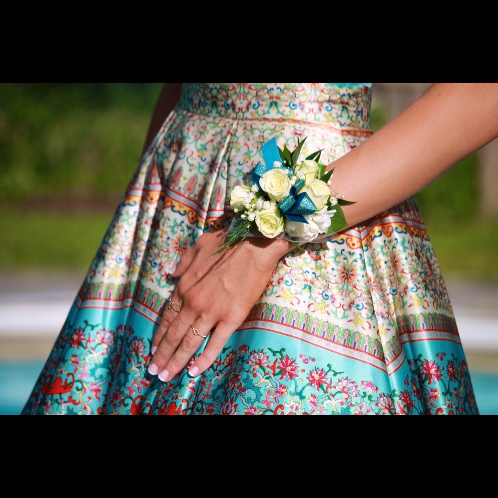Sherri Hill prom dress - Picture 3 of 4